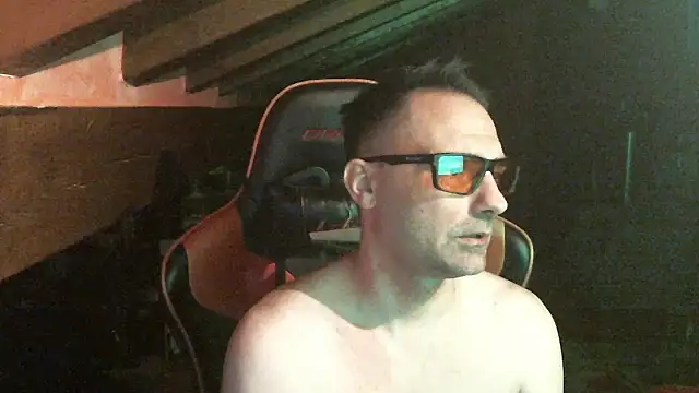 Snapshot of 6996horus chatting on 10/09/25, 01:47 6996horus online show from 10/09/25, 01:47