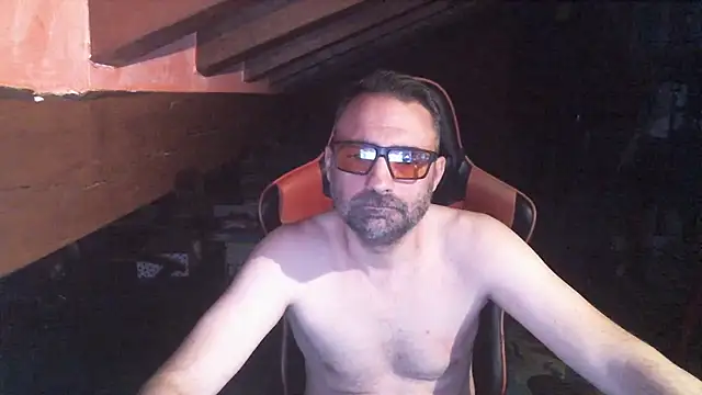 Snapshot of 6996horus chatting on 11/18/25, 12:16 6996horus online show from 11/18/25, 12:16