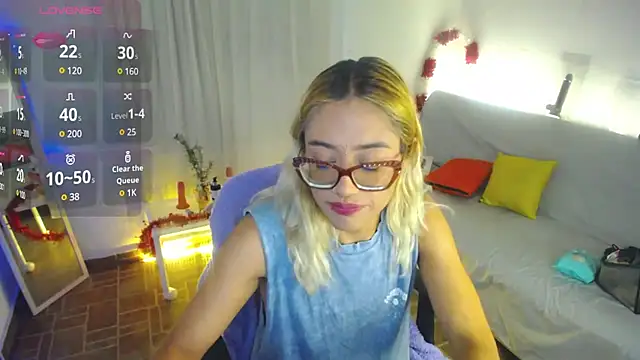 Snapshot of 911Calling chatting on 12/29/24, 09:41 911Calling online show from 12/29/24, 09:41