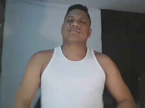 Snapshot of latinblack01 chatting on 11/17/25, 07:03 latinblack01 online show from 11/17/25, 07:03