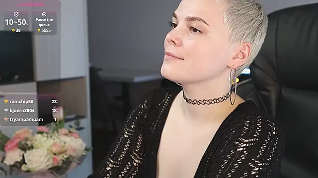 LikaBerry1 online show from 02/10/25, 11:13