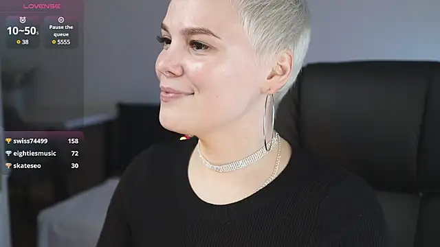 LikaBerry1 online show from 02/19/25, 09:47