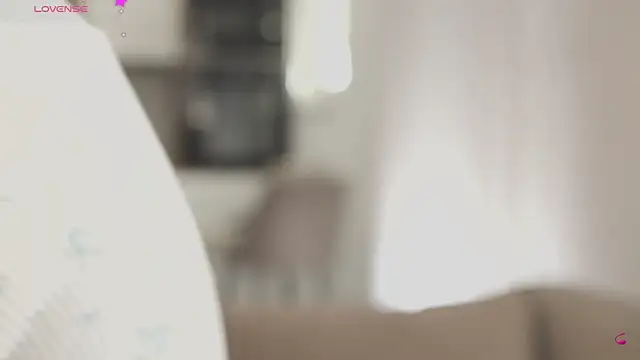 LikaBerry1 online show from 04/05/26, 11:29