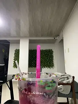 angel natural online show from 10/03/25, 01:13