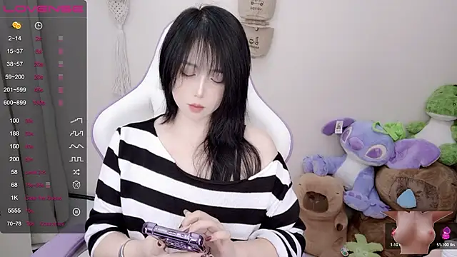 Snapshot of Vaness-a chatting on 01/20/25, 05:48 Vaness-a online show from 01/20/25, 05:48