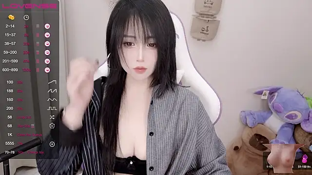 Snapshot of Vaness-a chatting on 02/16/25, 07:27 Vaness-a online show from 02/16/25, 07:27