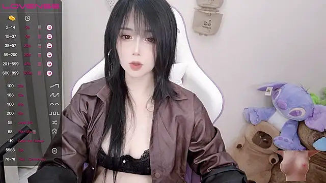 Snapshot of Vaness-a chatting on 02/17/25, 05:10 Vaness-a online show from 02/17/25, 05:10