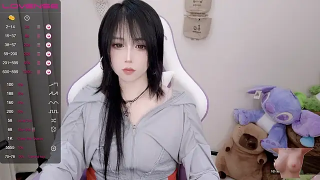 Snapshot of Vaness-a chatting on 03/01/25, 11:04 Vaness-a online show from 03/01/25, 11:04