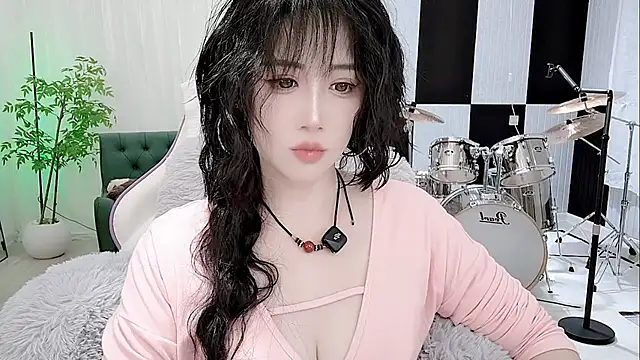 Snapshot of Vaness-a chatting on 10/12/25, 07:02 Vaness-a online show from 10/12/25, 07:02