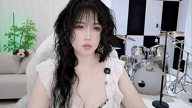 Snapshot of Vaness-a chatting on 10/16/25, 07:59 Vaness-a online show from 10/16/25, 07:59