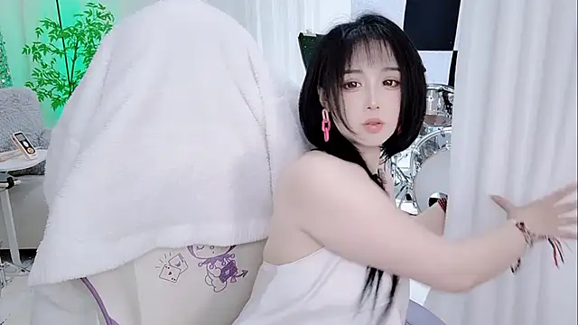 Snapshot of Vaness-a chatting on 11/30/25, 03:49 Vaness-a online show from 11/30/25, 03:49