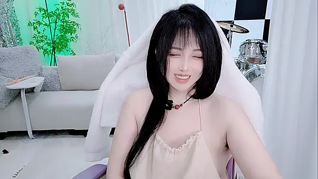 Snapshot of Vaness-a chatting on 12/20/25, 01:51 Vaness-a online show from 12/20/25, 01:51