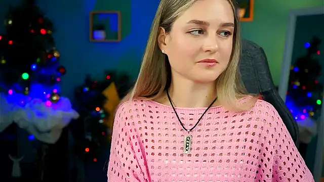 Snapshot of DeboraLarson chatting on 12/17/24, 06:56 DeboraLarson online show from 12/17/24, 06:56