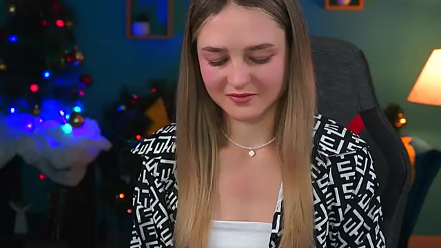 Snapshot of DeboraLarson chatting on 12/20/24, 04:09 DeboraLarson online show from 12/20/24, 04:09