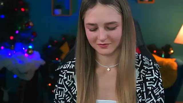 Snapshot of DeboraLarson chatting on 12/20/24, 10:16 DeboraLarson online show from 12/20/24, 10:16