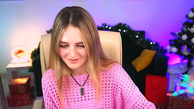 Snapshot of DeboraLarson chatting on 12/21/24, 07:13 DeboraLarson online show from 12/21/24, 07:13