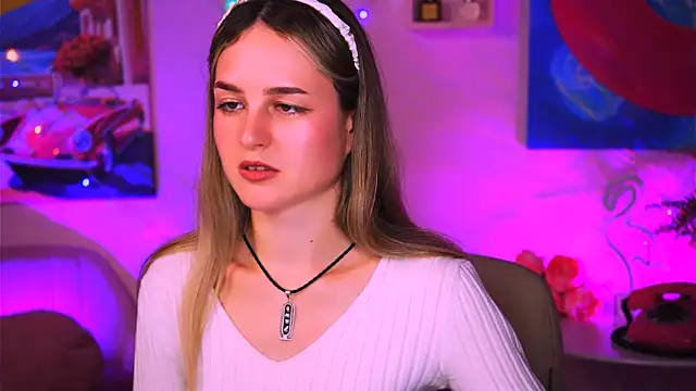 Snapshot of DeboraLarson chatting on 01/10/25, 02:55 DeboraLarson online show from 01/10/25, 02:55