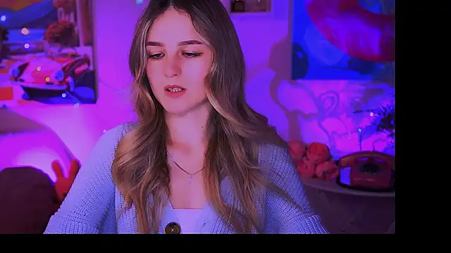 Snapshot of DeboraLarson chatting on 02/06/25, 03:27 DeboraLarson online show from 02/06/25, 03:27