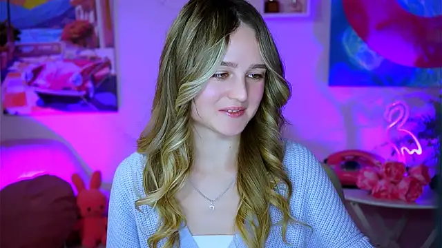 Snapshot of DeboraLarson chatting on 02/09/25, 03:45 DeboraLarson online show from 02/09/25, 03:45