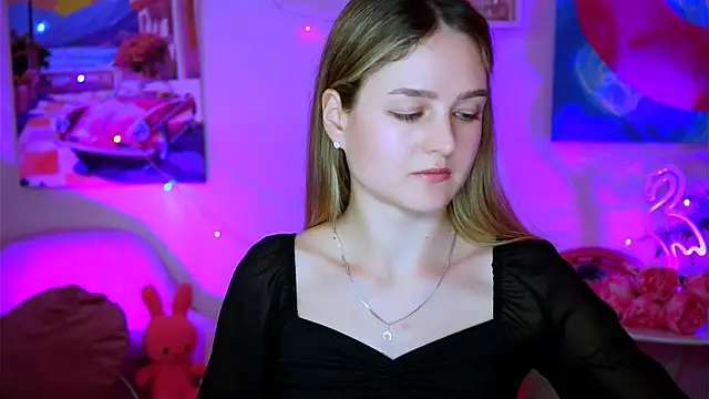 Snapshot of DeboraLarson chatting on 02/13/25, 08:06 DeboraLarson online show from 02/13/25, 08:06