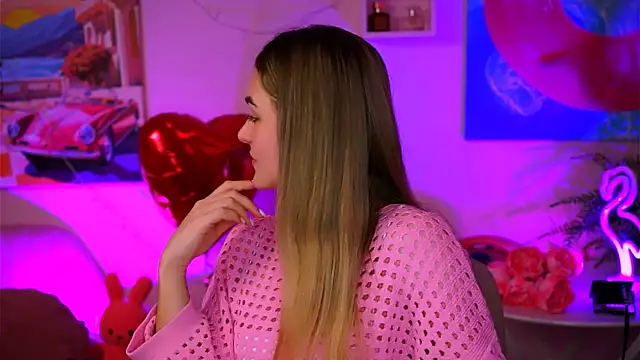 Snapshot of DeboraLarson chatting on 02/22/25, 06:39 DeboraLarson online show from 02/22/25, 06:39