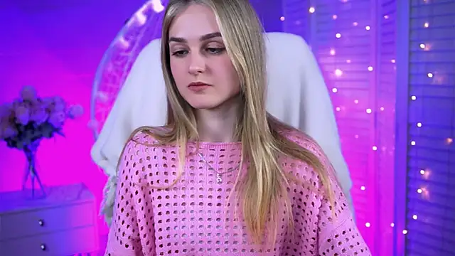 Snapshot of DeboraLarson chatting on 03/19/25, 07:18 DeboraLarson online show from 03/19/25, 07:18