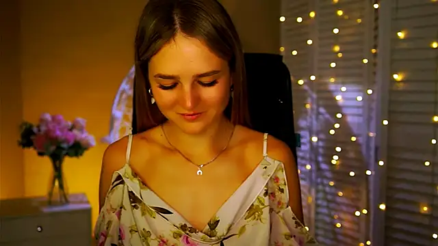 Snapshot of DeboraLarson chatting on 11/17/25, 03:56 DeboraLarson online show from 11/17/25, 03:56