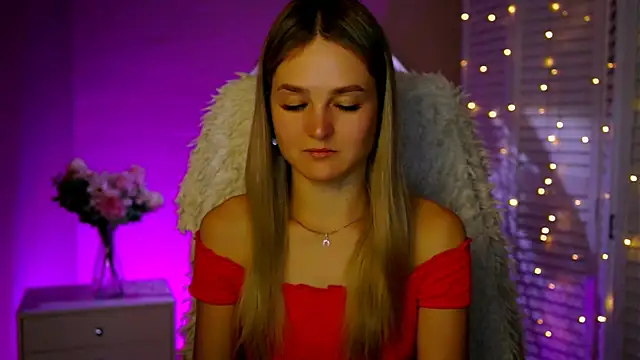 Snapshot of DeboraLarson chatting on 11/21/25, 03:38 DeboraLarson online show from 11/21/25, 03:38