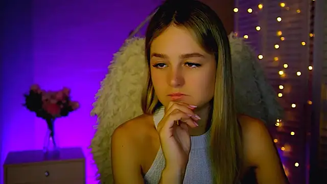 Snapshot of DeboraLarson chatting on 11/30/25, 03:32 DeboraLarson online show from 11/30/25, 03:32