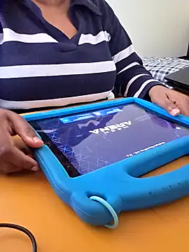 kittymmf online show from 04/08/26, 07:52