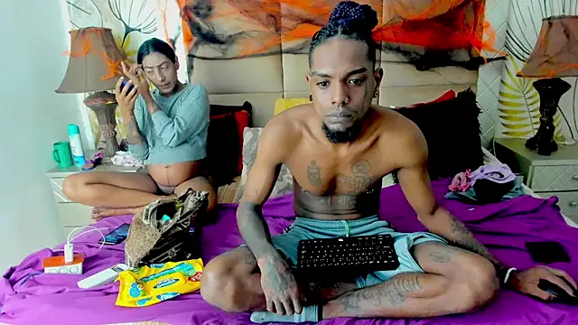 bigblackhotx1 online show from 10/26/25, 06:52