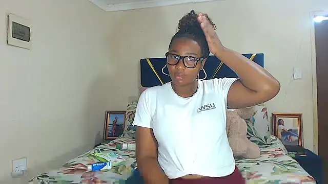 veronica1xxx online show from 12/04/25, 01:59