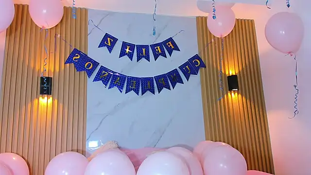 Snapshot of miss_Ari chatting on 12/28/24, 07:11 miss Ari online show from 12/28/24, 07:11