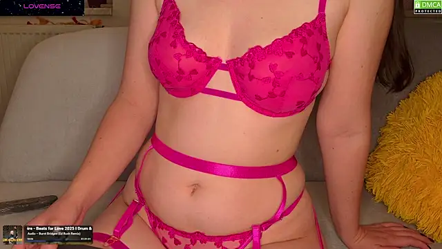 Snapshot of Scarlettt_Beauty chatting on 09/24/25, 07:39 Scarlettt Beauty online show from 09/24/25, 07:39