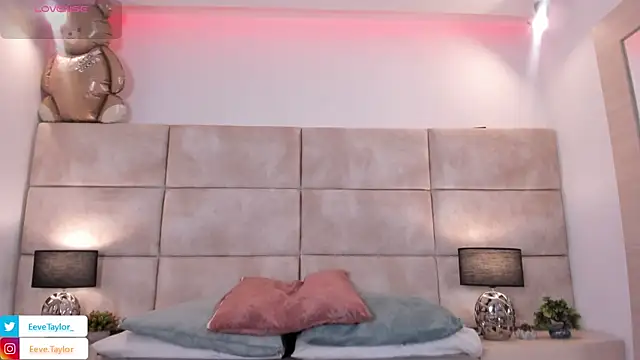 Eevee Taylor online show from 11/25/25, 02:11