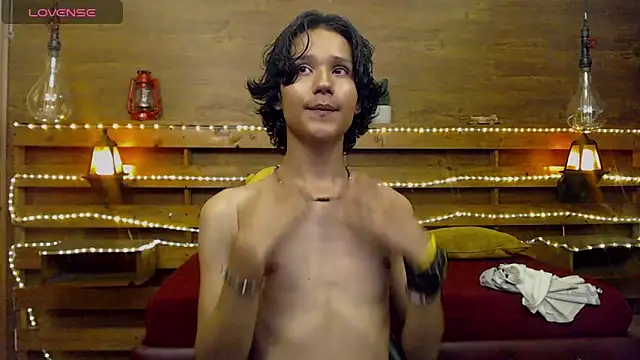 Snapshot of andy_staar chatting on 11/18/25, 07:07 andy staar online show from 11/18/25, 07:07