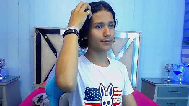 Snapshot of andy_staar chatting on 11/21/25, 08:07 andy staar online show from 11/21/25, 08:07