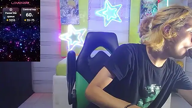 Snapshot of andy_staar chatting on 12/21/25, 07:43 andy staar online show from 12/21/25, 07:43