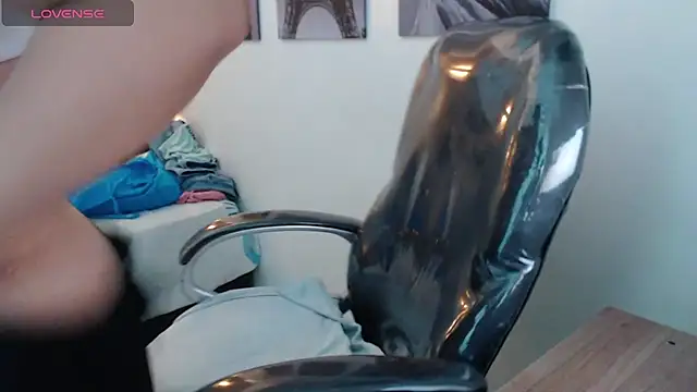 candiapole online show from 12/18/25, 09:37