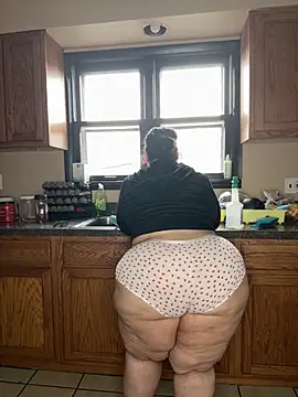 tillymarie34 online show from 11/24/25, 05:56