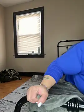 tillymarie34 online show from 12/17/25, 06:03