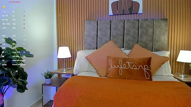 StacyWoods online show from 10/25/25, 03:40