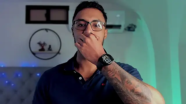 LiamGarcia1 online show from 01/03/25, 12:30