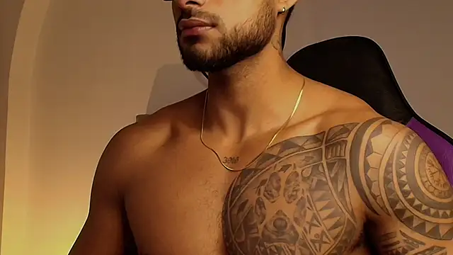 LiamGarcia1 online show from 01/17/25, 06:44