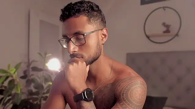 LiamGarcia1 online show from 01/30/25, 04:02