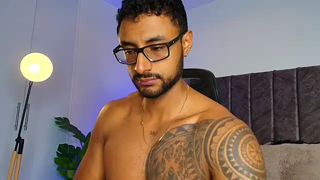 LiamGarcia1 online show from 10/26/25, 02:01