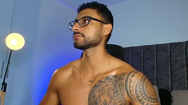 LiamGarcia1 online show from 10/27/25, 01:15