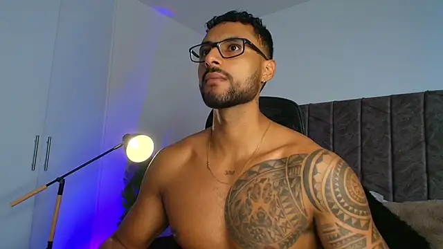 LiamGarcia1 online show from 11/24/25, 02:28