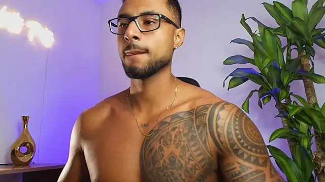 LiamGarcia1 online show from 12/17/25, 02:12