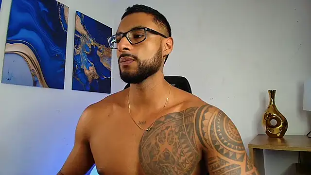 LiamGarcia1 online show from 02/05/26, 07:29